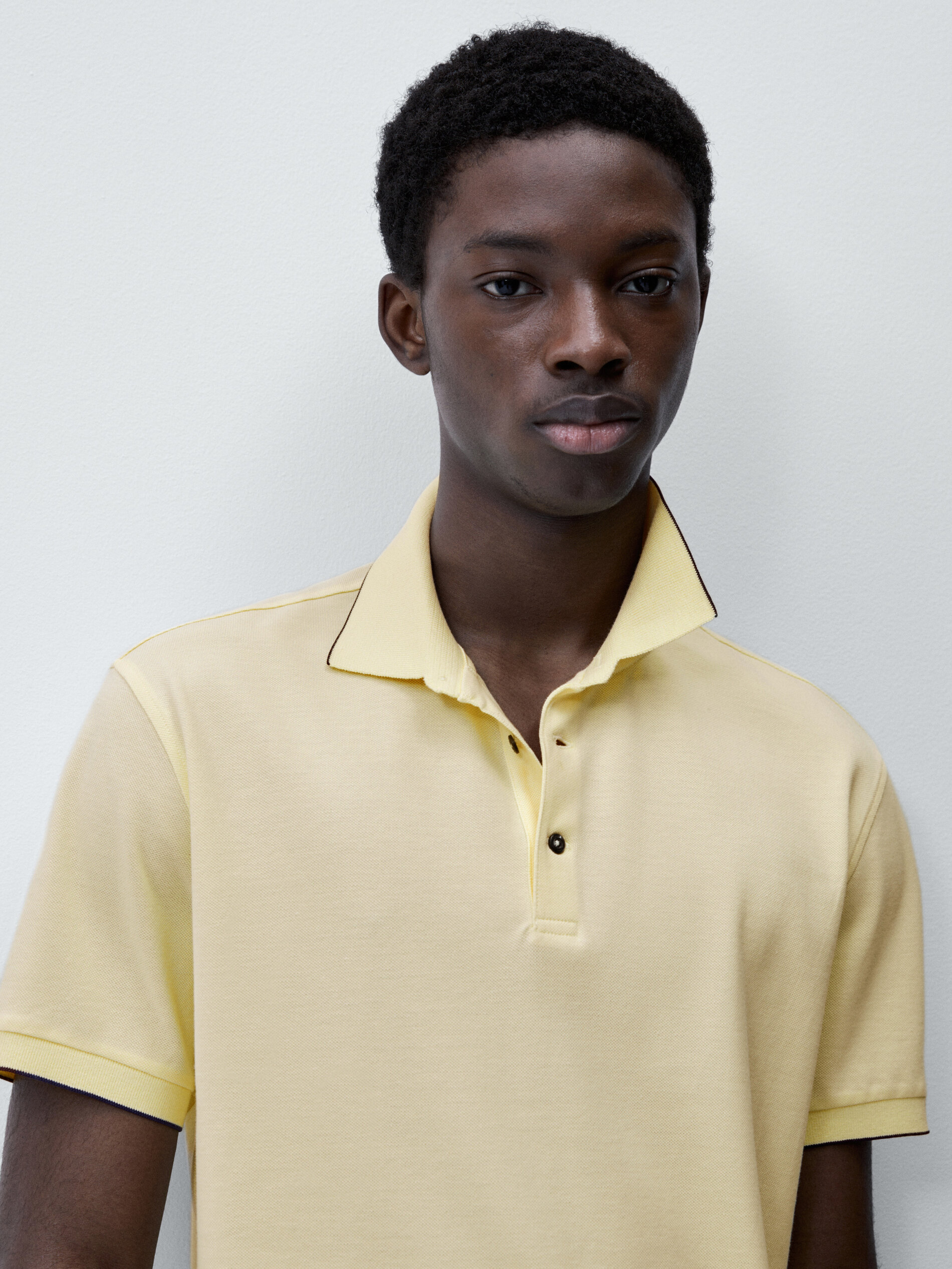 Polo piqué 100% algodão contraste - AMARELO
