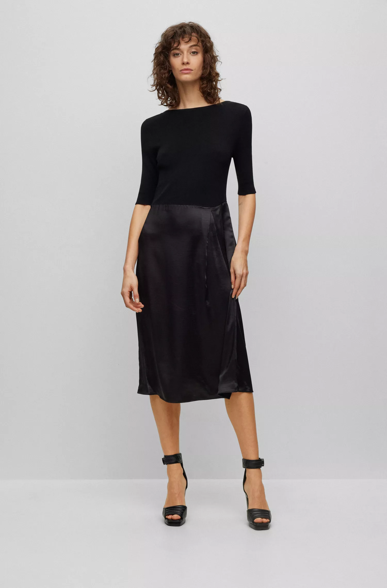 Vestido BOSS preto em tecido misto com detalhe de saia em cetim.