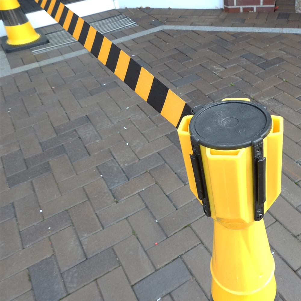 Afzetset: 75cm verkeerskegels + UVV-Conny afzetlint als set / geel / 4 spanbanden (20 meter)