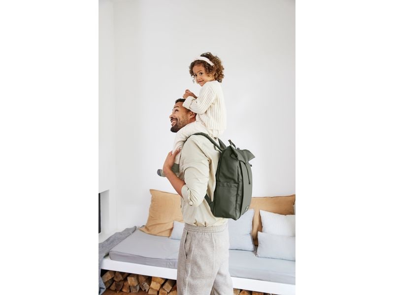 Lässig Wickelrucksack Rolltop Up Olive Veganer Backpack mit viel Platz