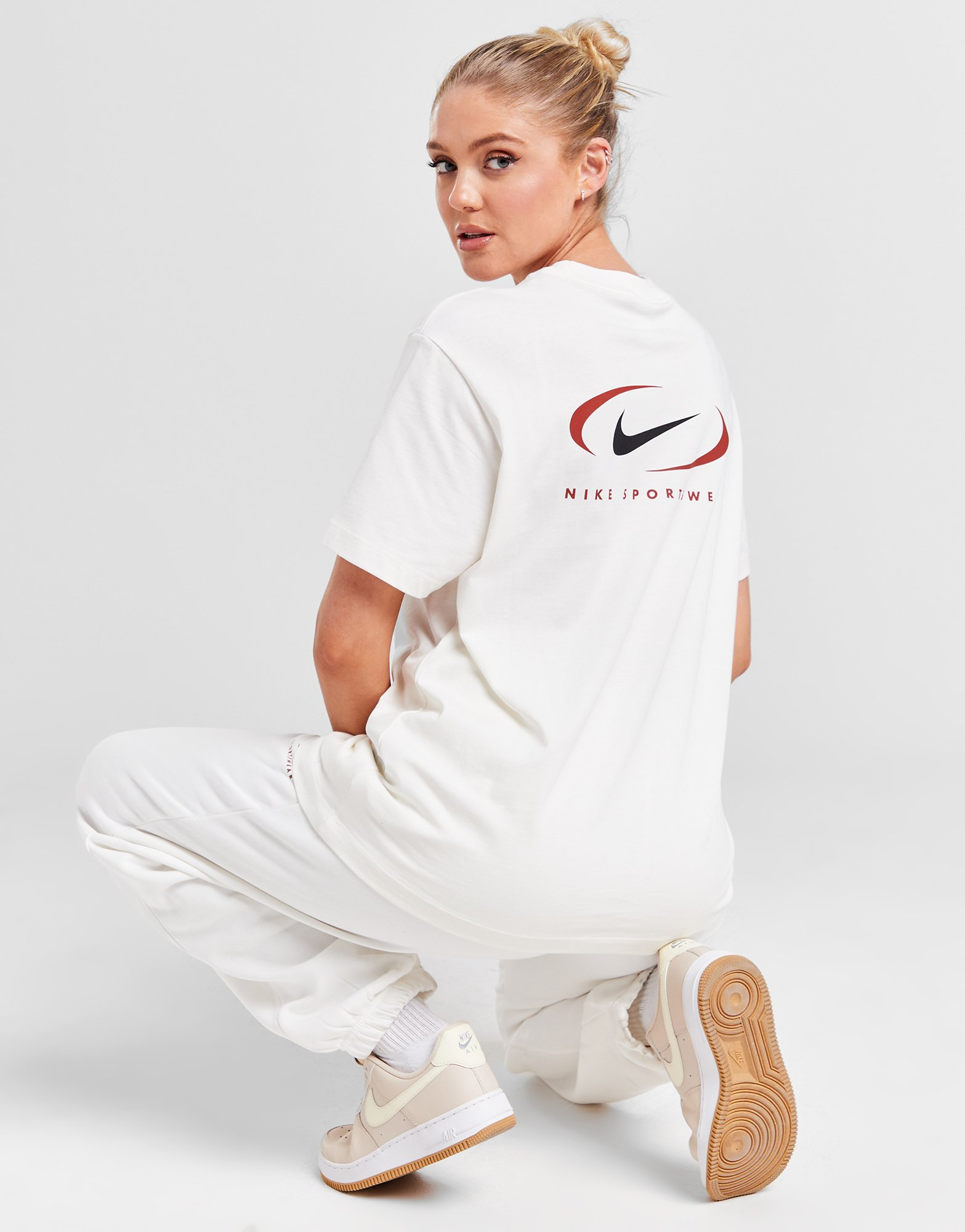 Nike T-shirt Sportswear Swoosh Manches Courtes Femme