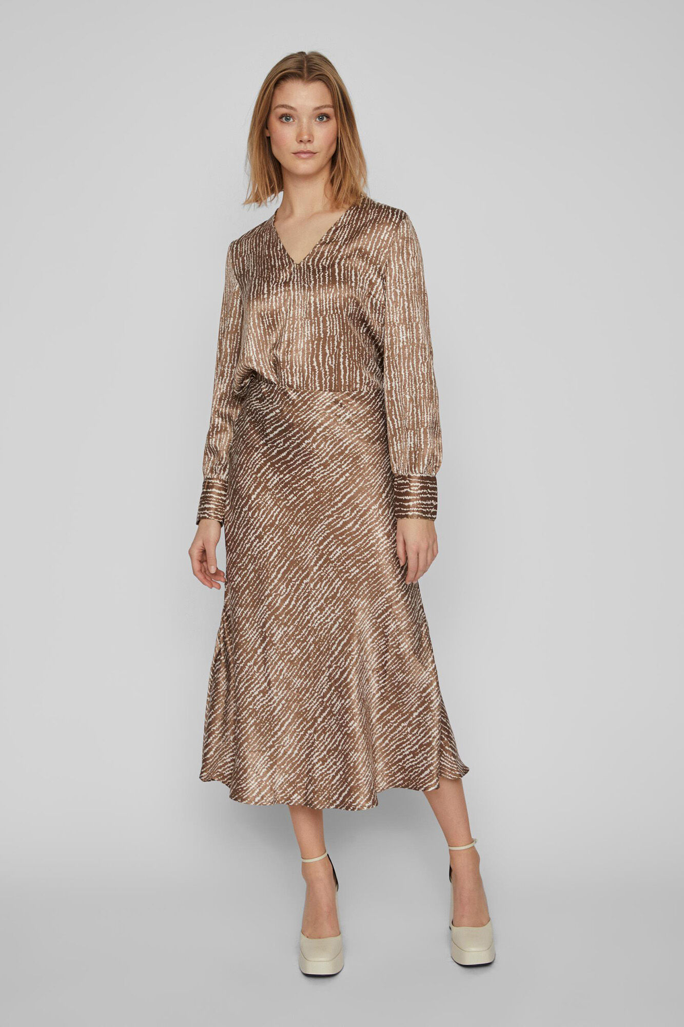 Blusa de cetim Vila - Cinza