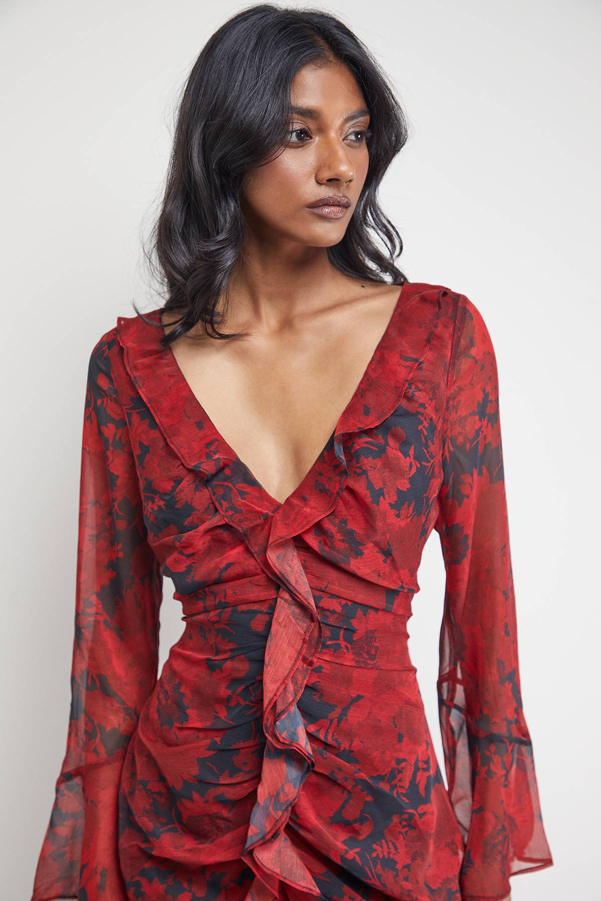 Warehouse Robe Mi-Longue en Mousseline à Volants et Corsage Froncé