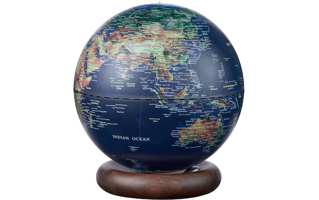 LED Dekofigur »AtlasGlobe 20 cm« Holzart: Esche (China)