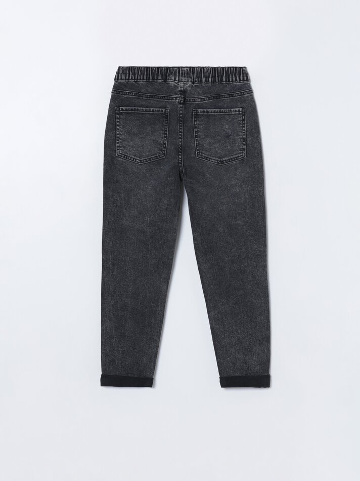 Calça jeans jogger rasgada - Preta