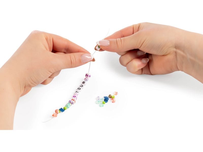 MAXXmee Bastelset für Armbänder 2400 Teile Kreativset mit farbenfrohen und einzigartigen Perlenschmuck