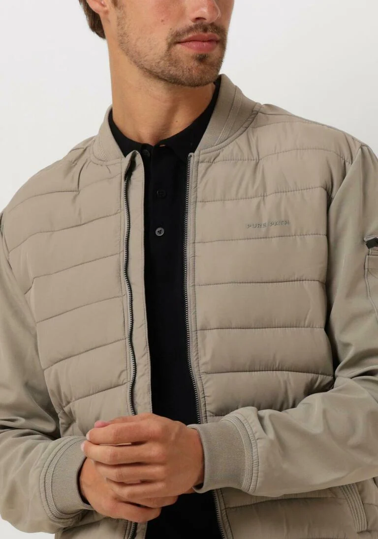 PURE PATH zand pure path gewatteerde jas padded jacket with front and sleeve pockets