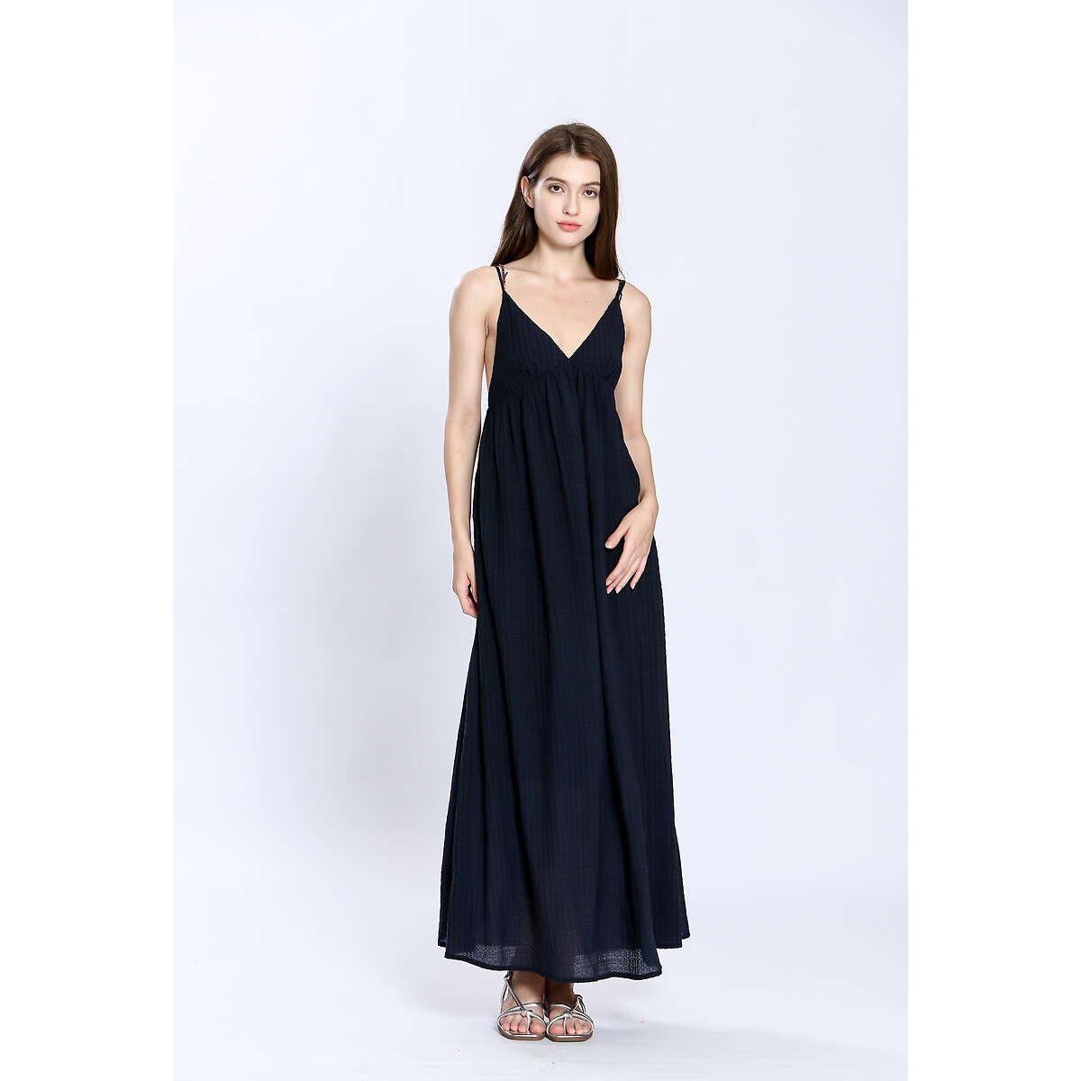 ATÉ BREVE<br>Vestido longo com decote em V e alças de corrente