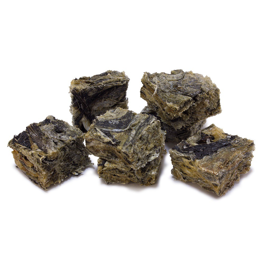 Petiscos de pele de bacalhau com sabor de bacalhau para cães