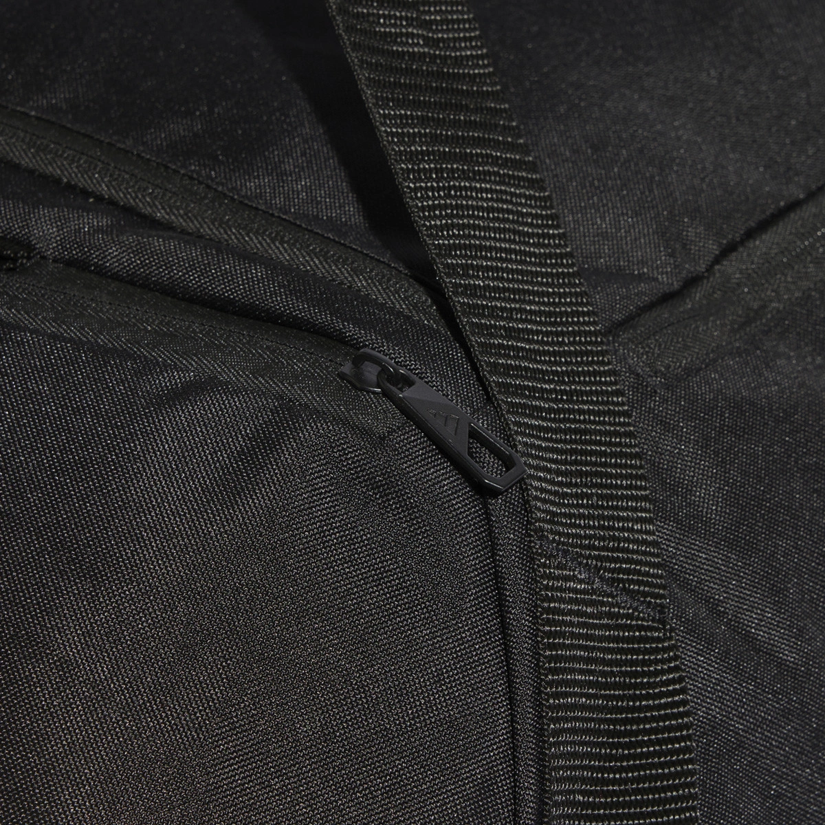 Tiro Duffle Medium (39.5 L)