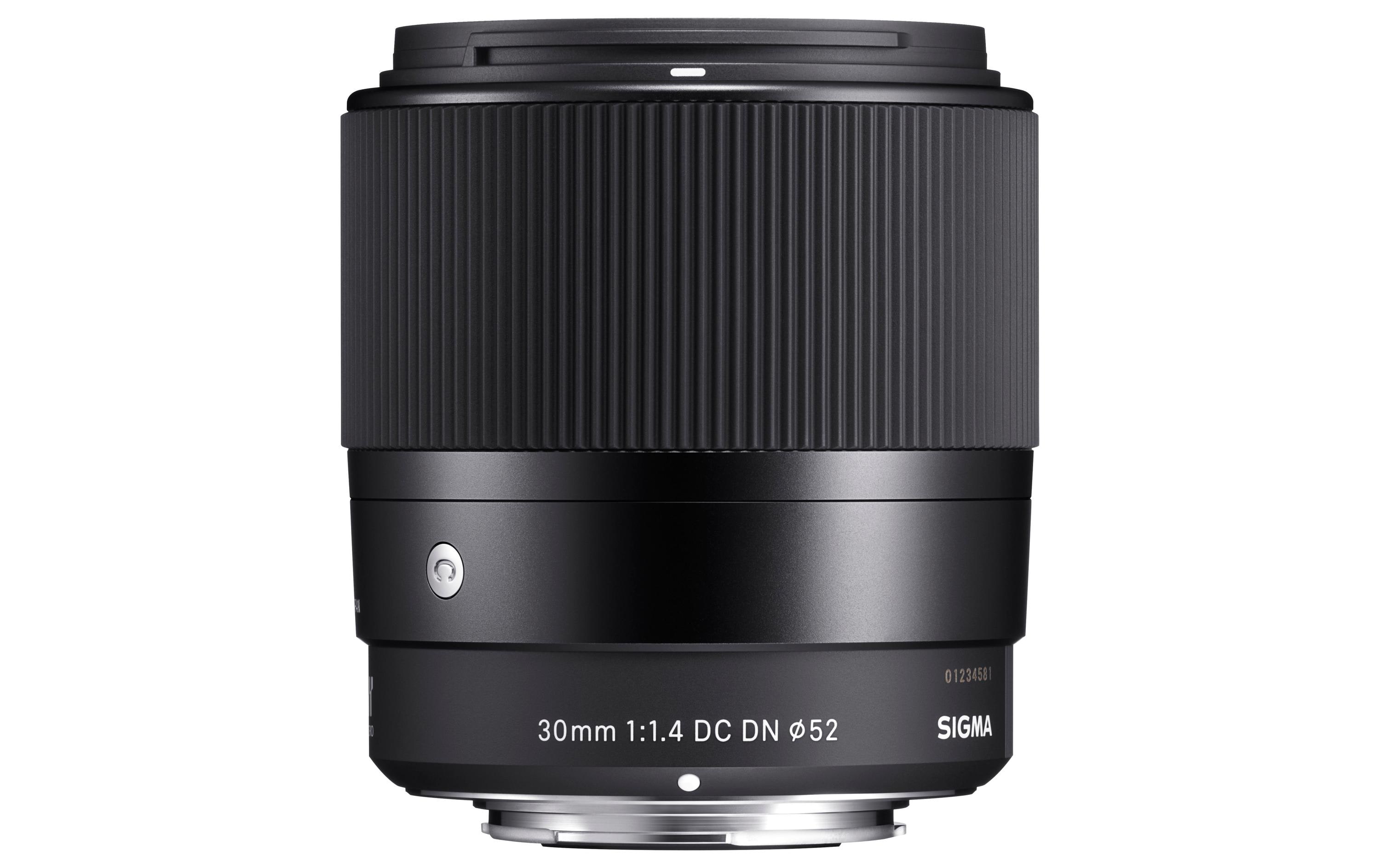 Festbrennweite 30mm F/1.4 DC DN – Fujifilm X-Mount<br>Lichtstarke Festbrennweite kompatibel mit APS-C-Kameras