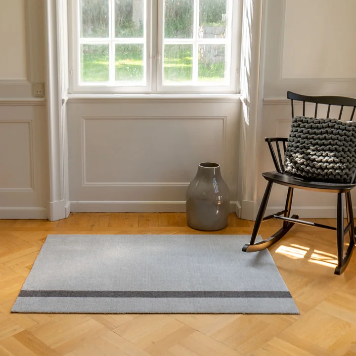 tica copenhagen - Stripes Vertical Läufer, 60 x 90 cm, hellgrau / stahlgrau