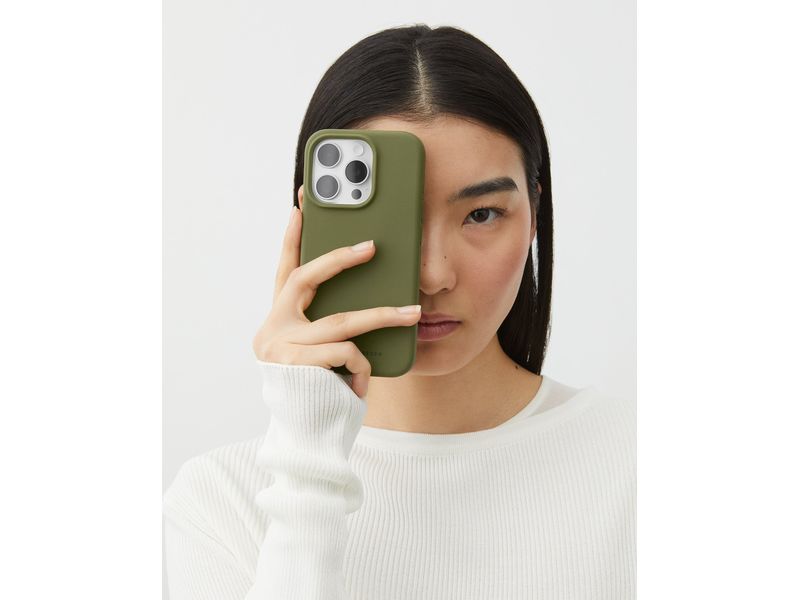 Ideal of Sweden Silicone iPhone 15 Khaki Silikon-Backcover für das Apple iPhone 15