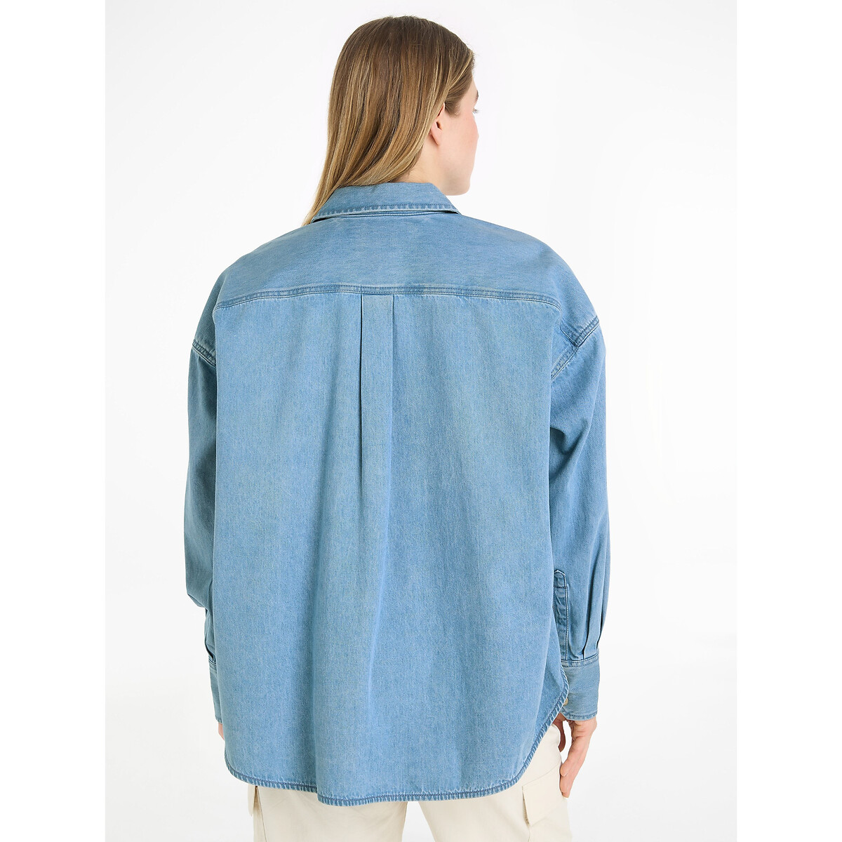 TOMMY JEANS<br>Camisa jeans, bolso no peito