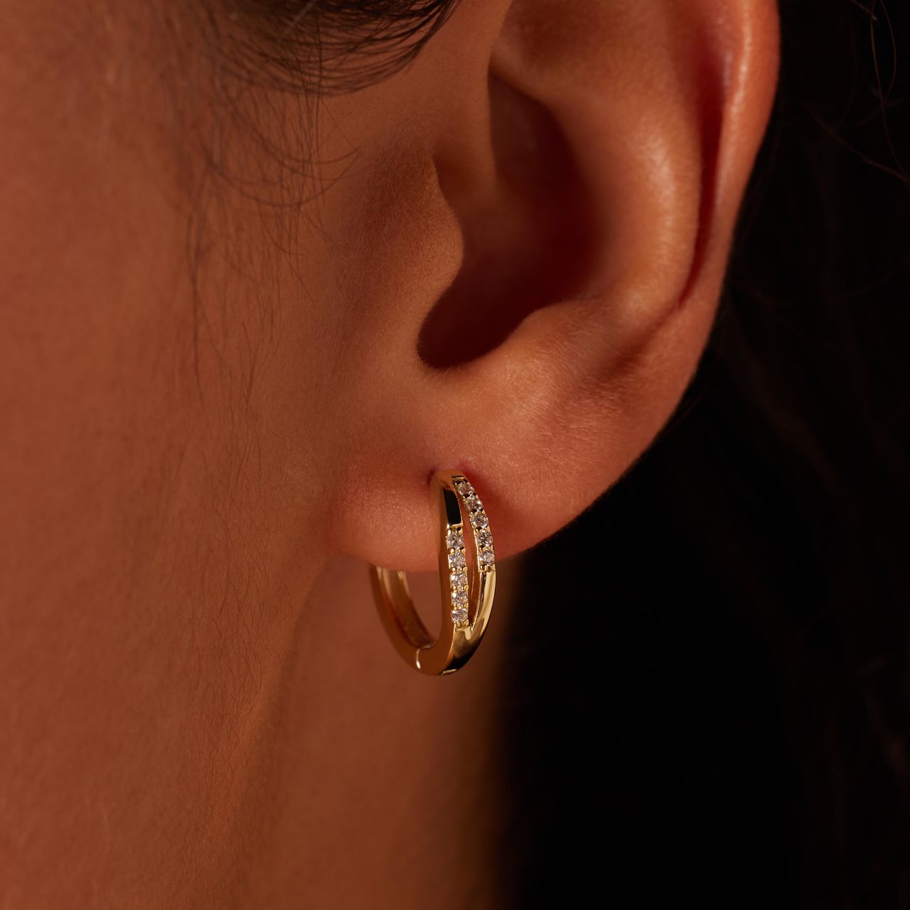 Zilveren goldplated oorringen opengewerkt zirkonia