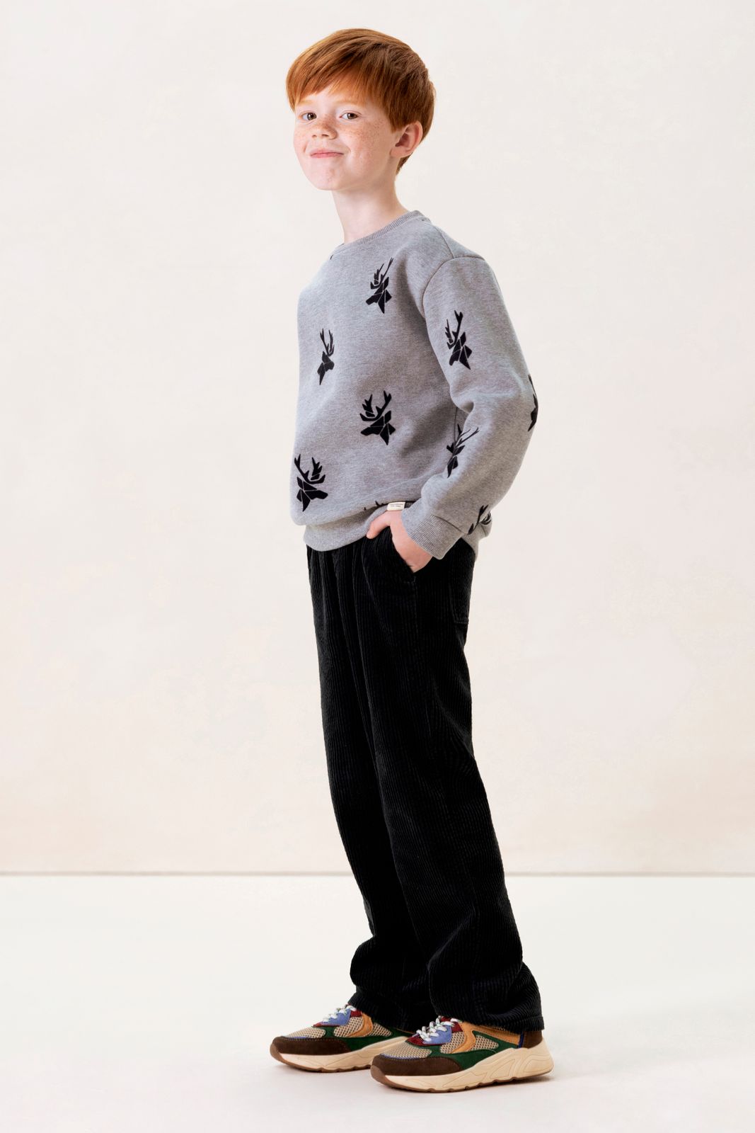 Grijze sweater met all-over rendierprint