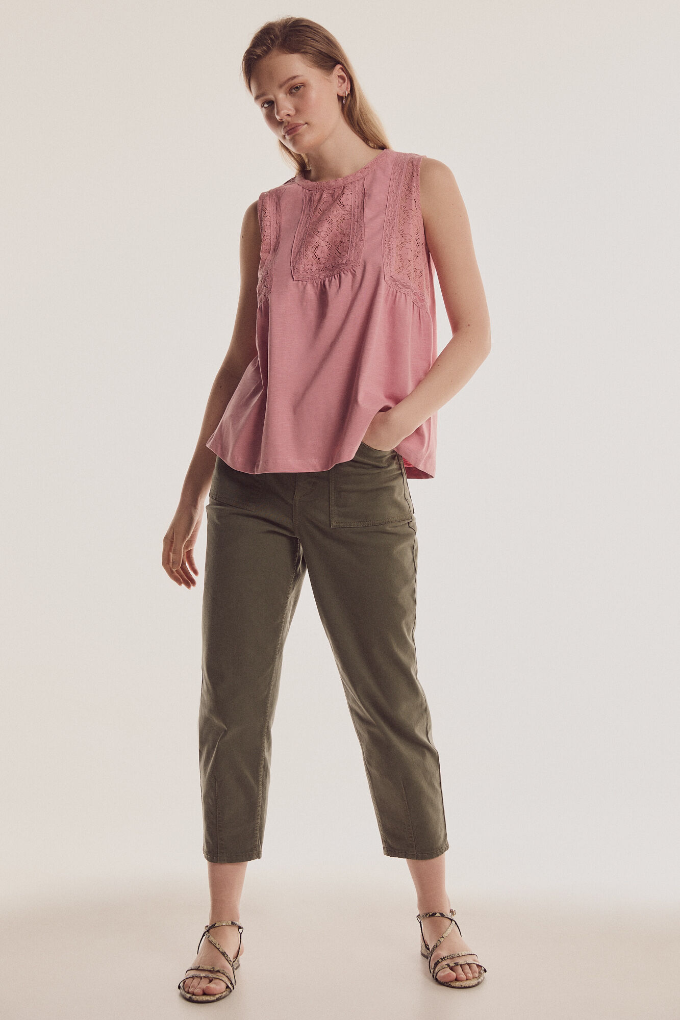 Camiseta com decote quadrado - Rosa