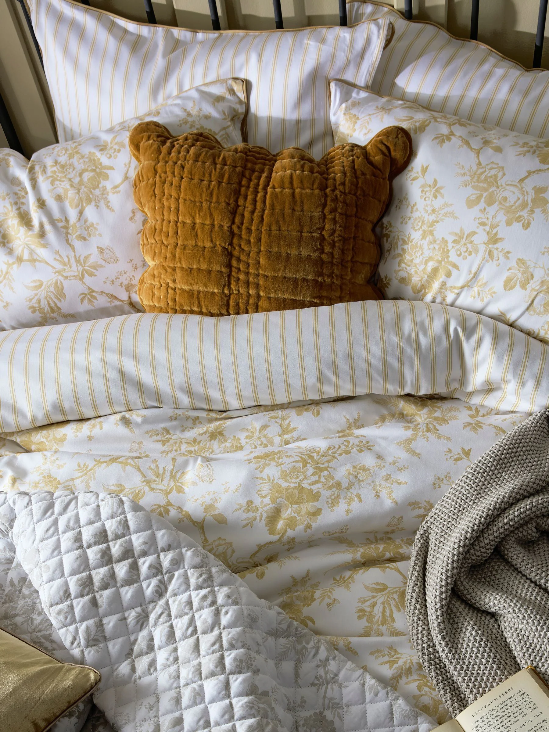 Laura Ashley Set of 2 100% Cotton Walled Garden Pillowcases
