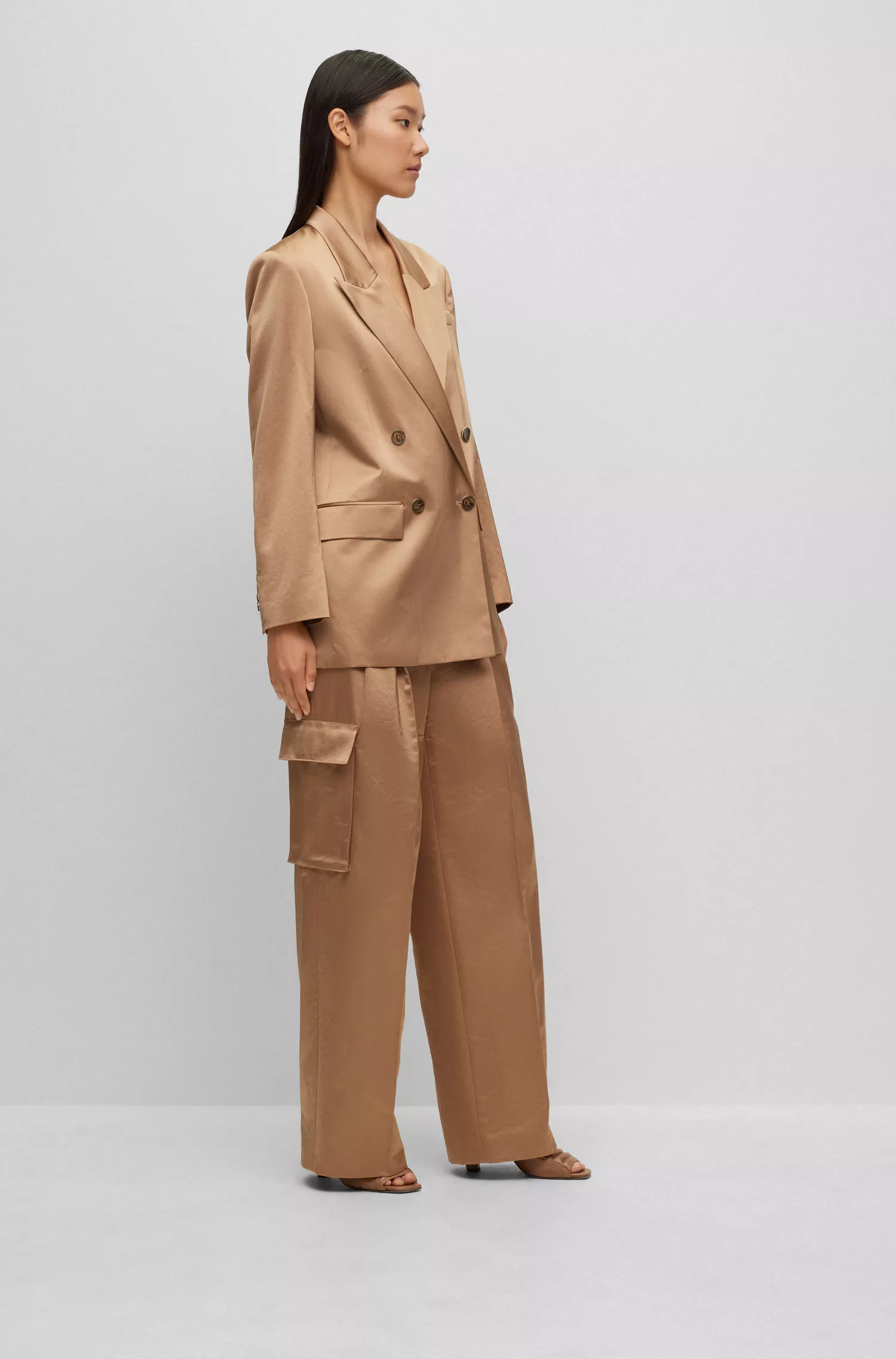 Jaqueta BOSS preta de modelagem oversized em mistura de algodão com efeito amassado.