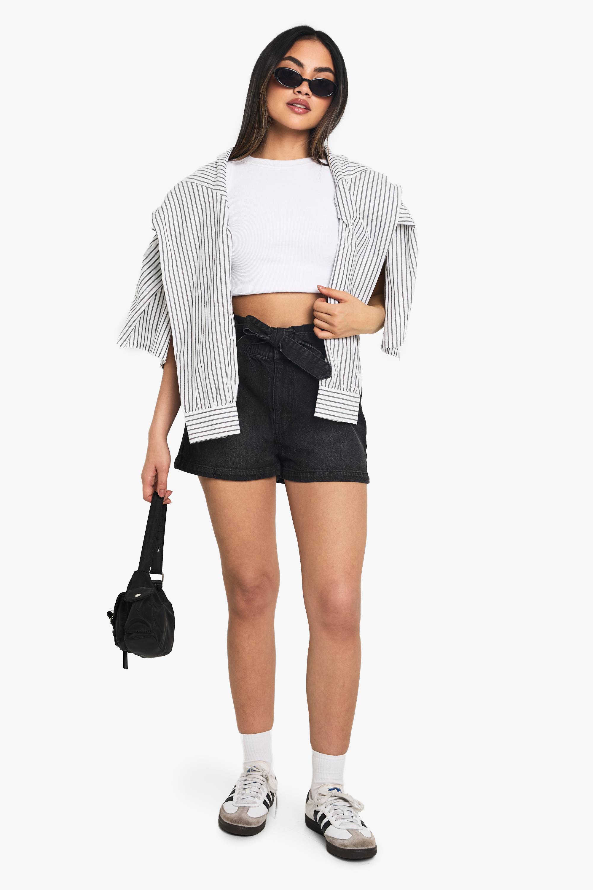boohoo Short En Jean Taille Froncée Avec Ceinture