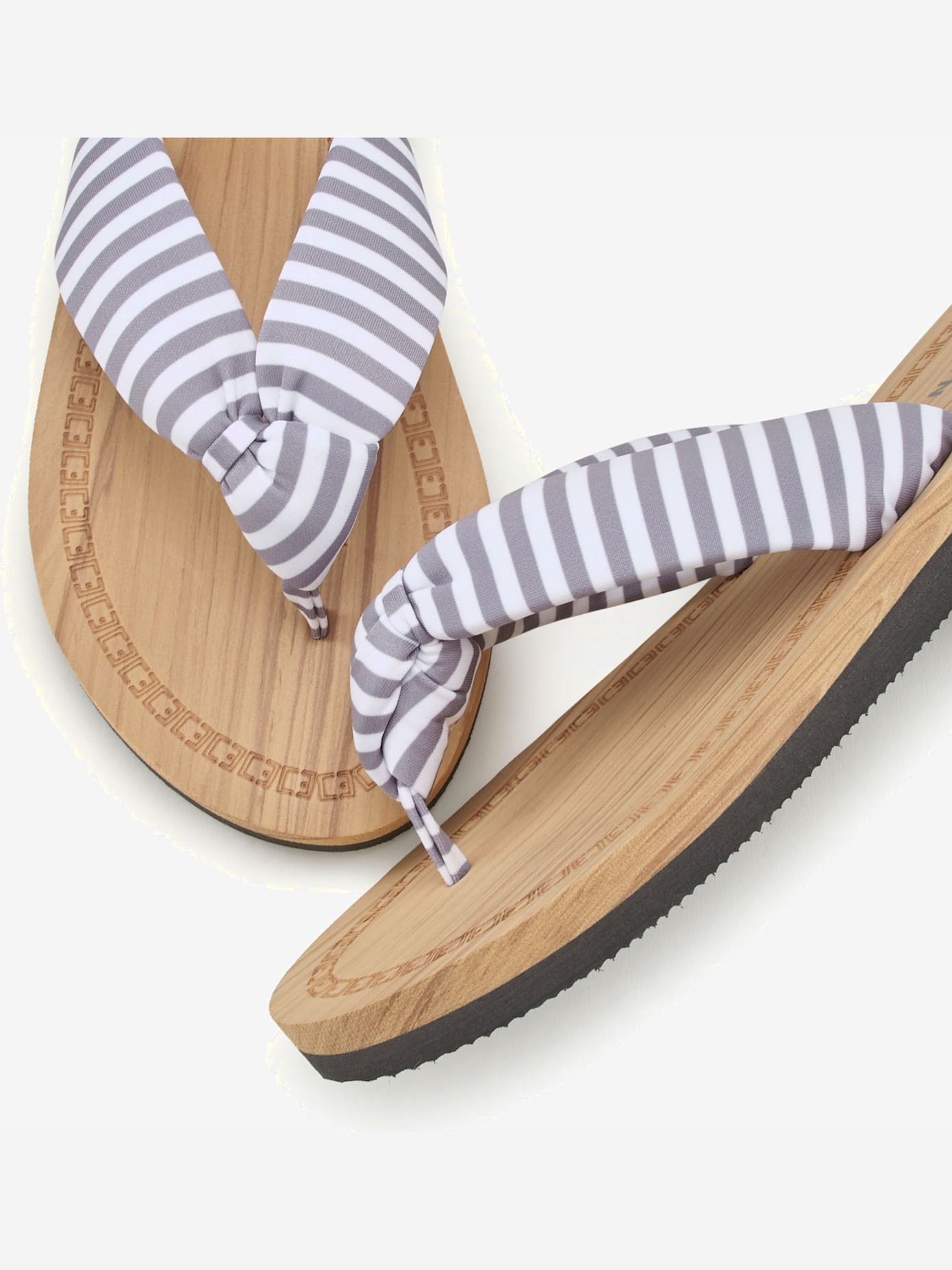 Tongs sandales flip-flop en matière imperméable