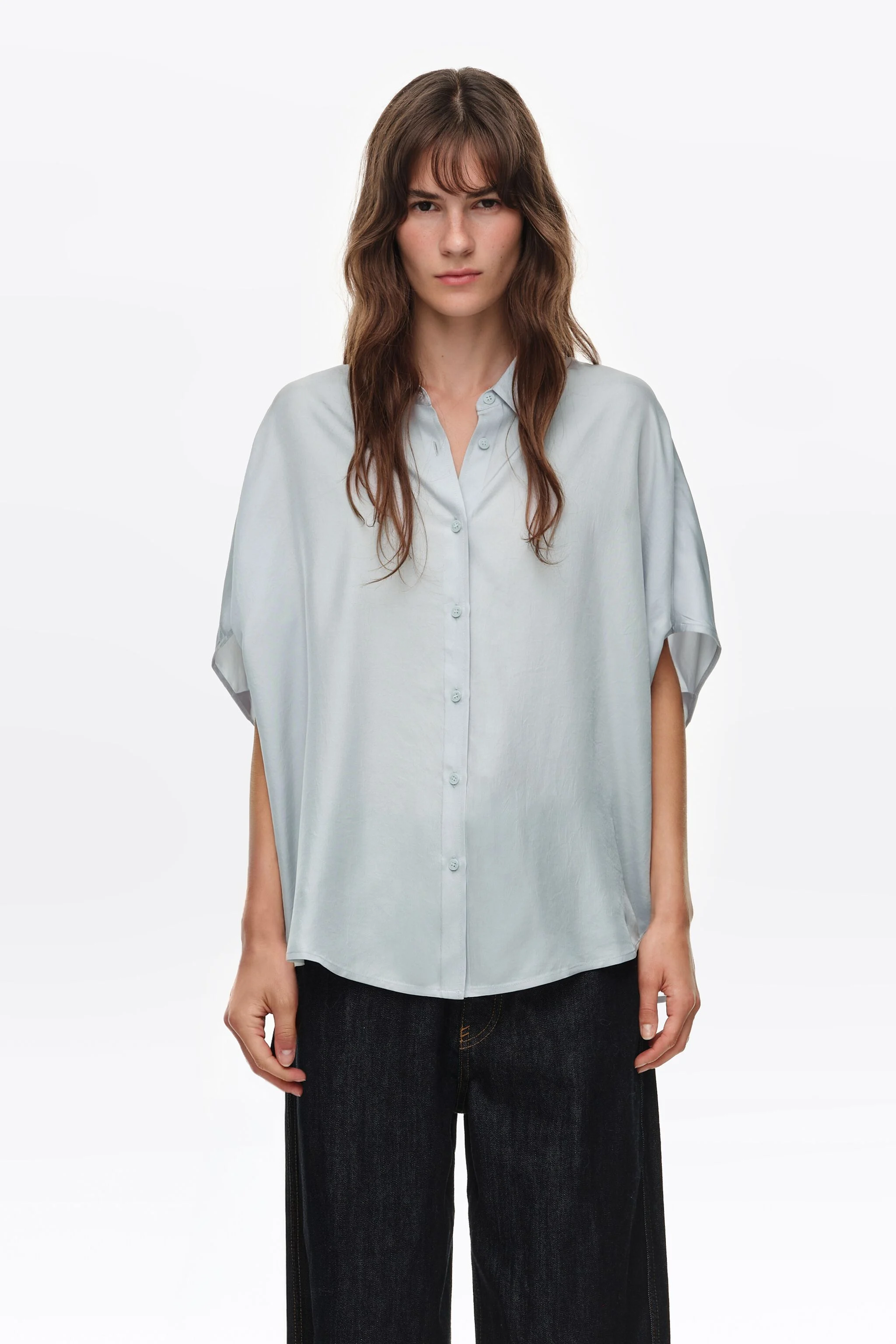 camisa capa fluida azul claro