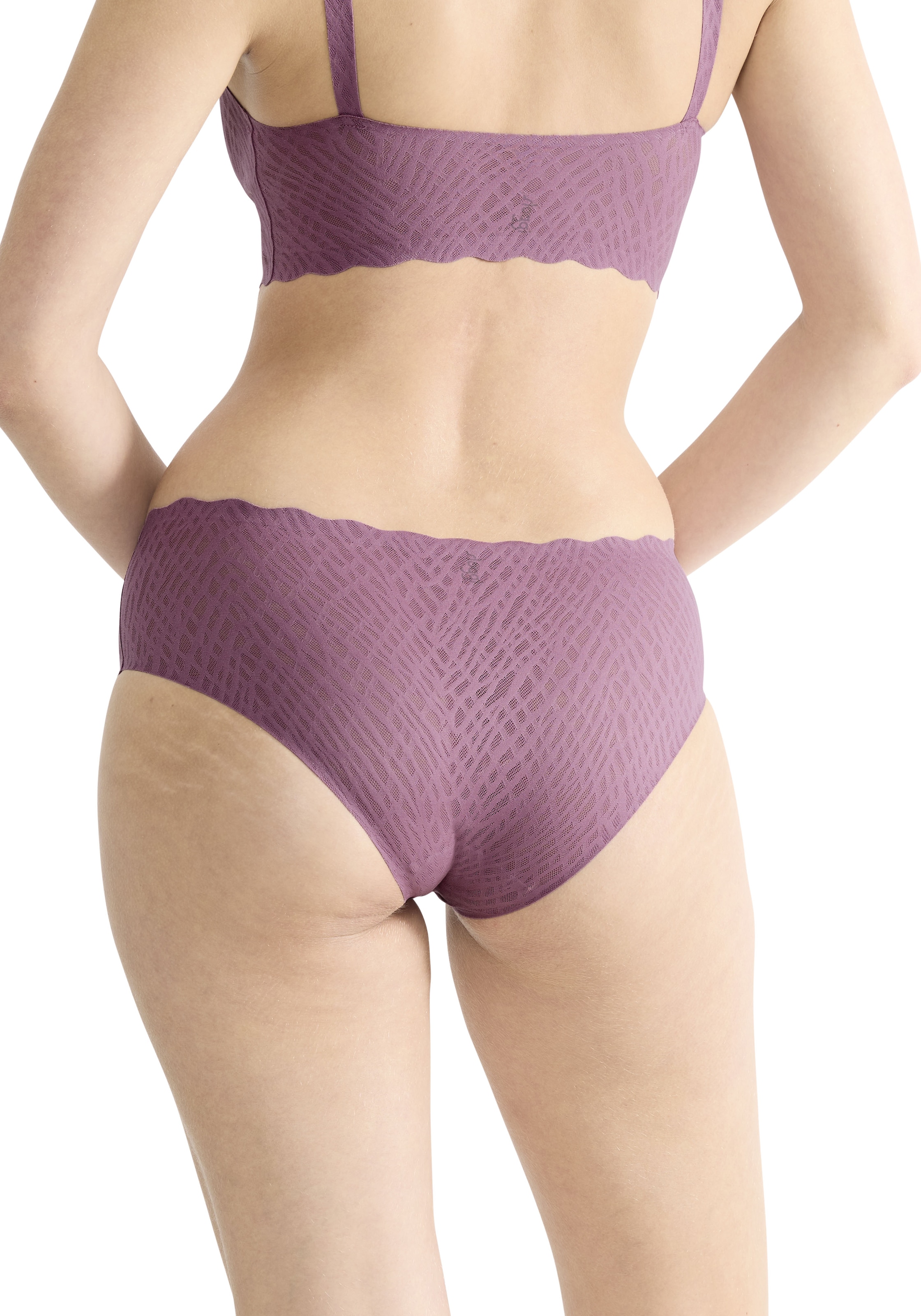 sloggi Hipster »ZERO Feel Bliss«, gewellte Free-Cut-Kanten, tiefer Sitz, elastische Spitze mit Grafik
