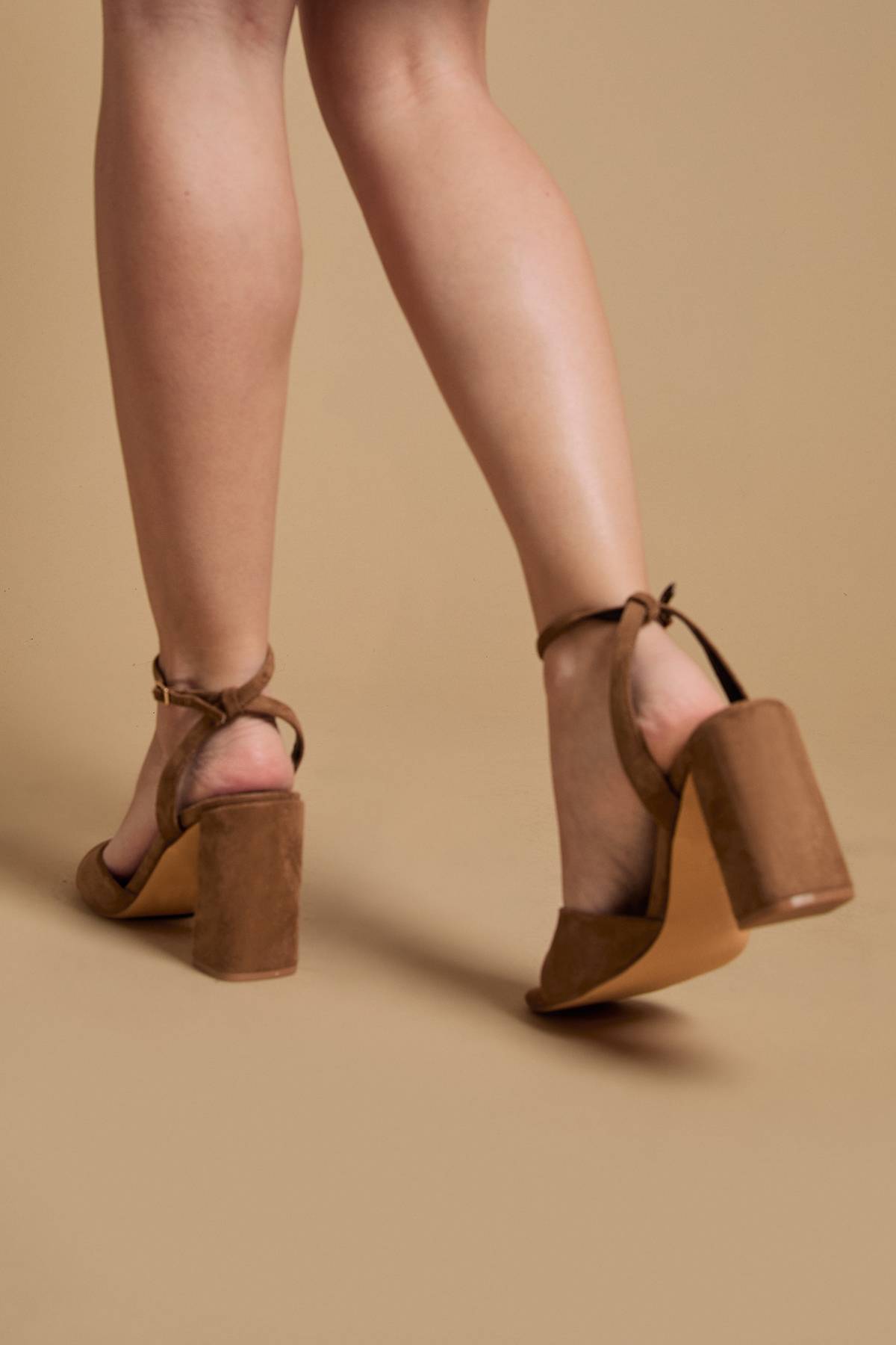 Oasis Sandales Ollie À Talons Hauts Carrés En Synthétique