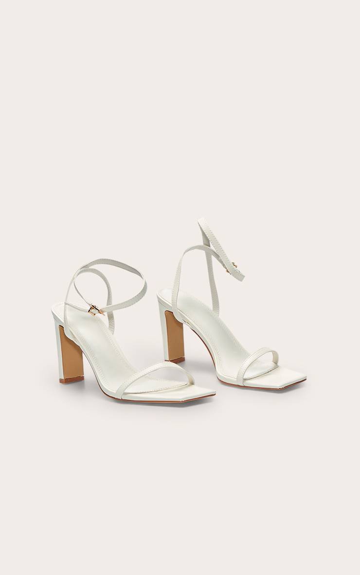 Crème Sandale Minimaliste À Bout Carré Et Talon Bloc Fin