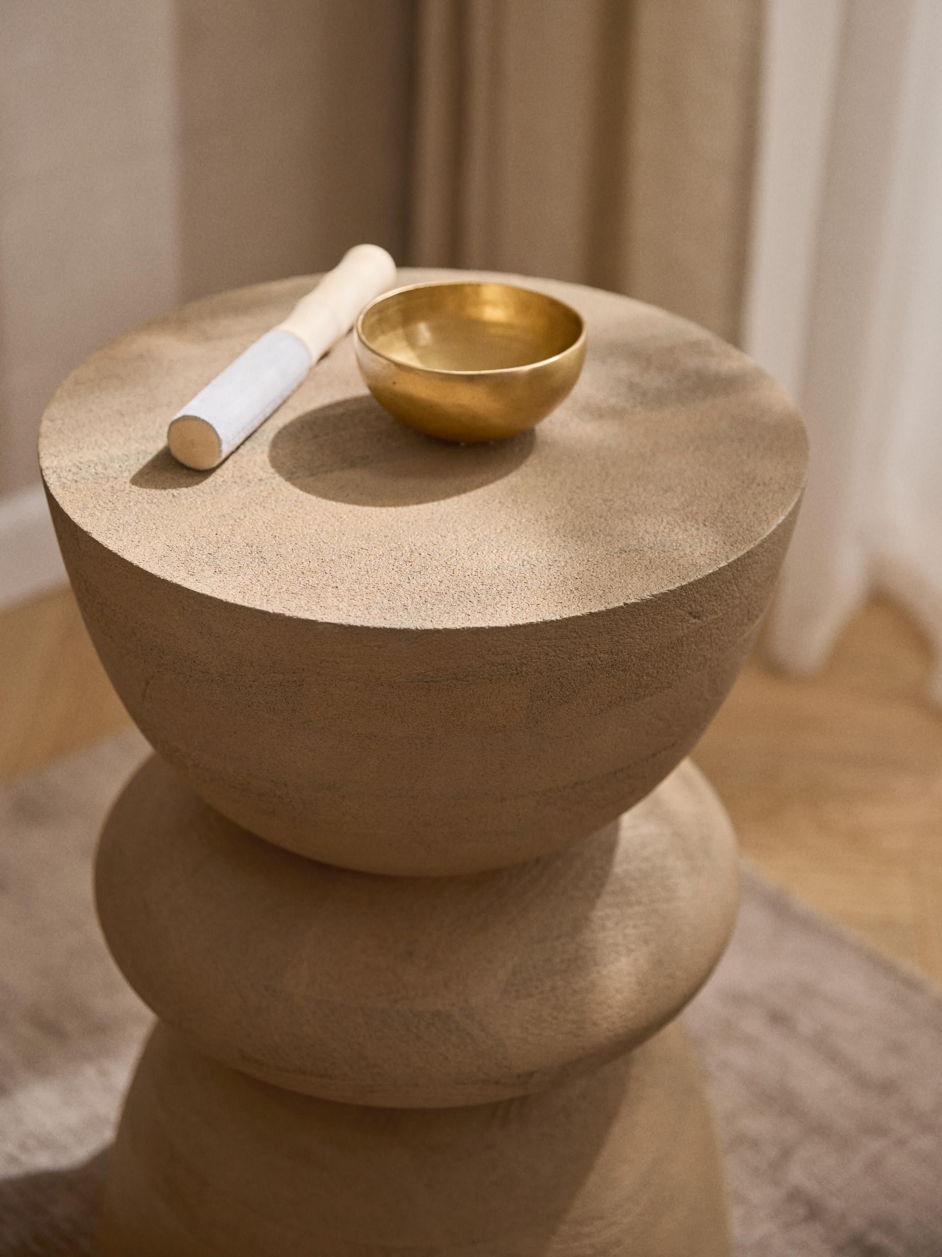 Ronde bijzettafel Benno van mangohout