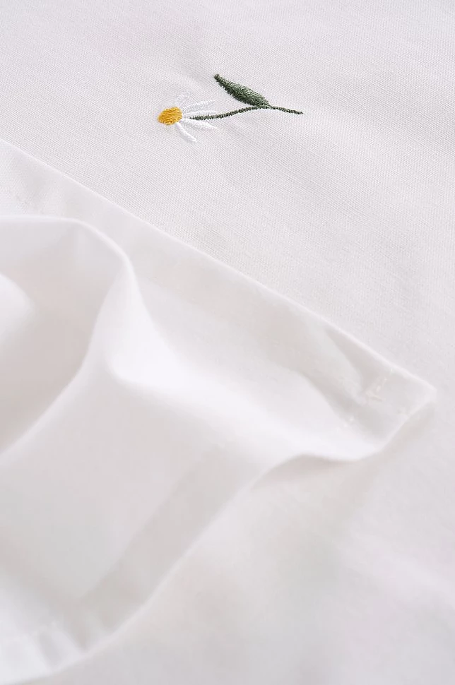 FLEUR brodert duk