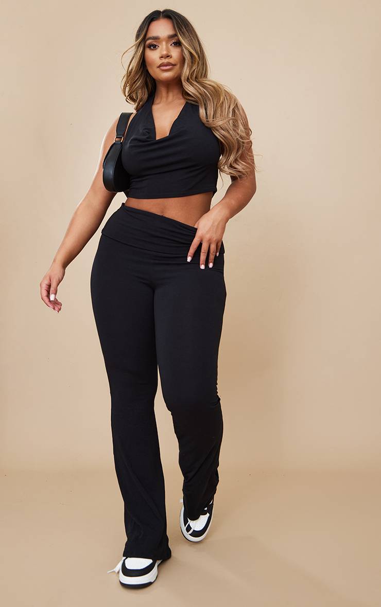 Noir Top Court Shape En Jersey Contour Avec Col Bénitier