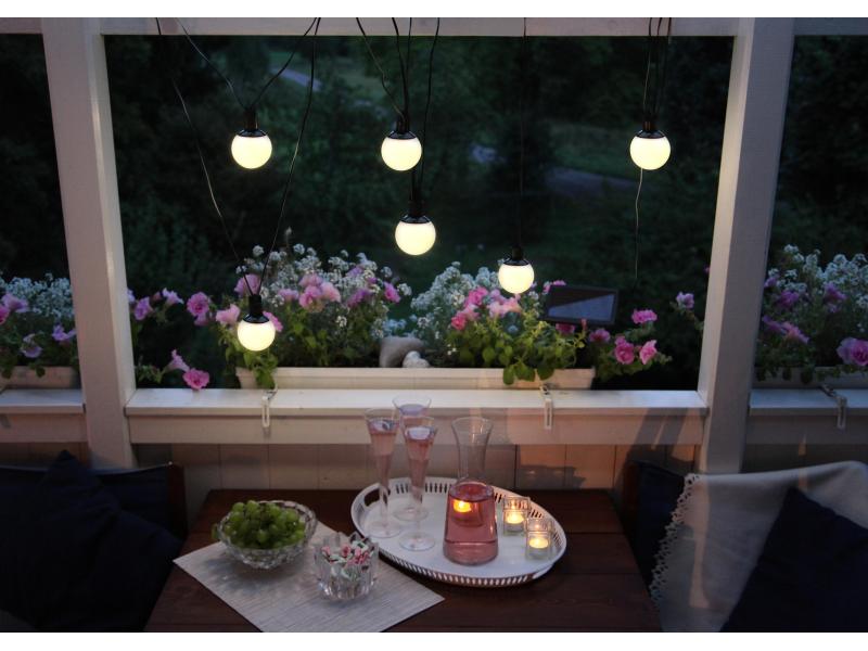 Star Trading Lichterkette Solar Globus 500 cm, Schwarz/Weis LED-Lichterkette