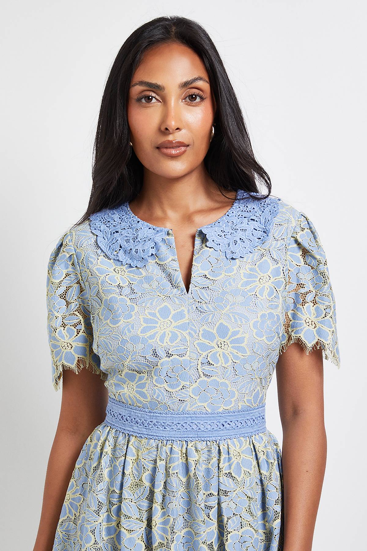 Wallis Robe Midi Boutonnée à Col en Dentelle Petite Taille