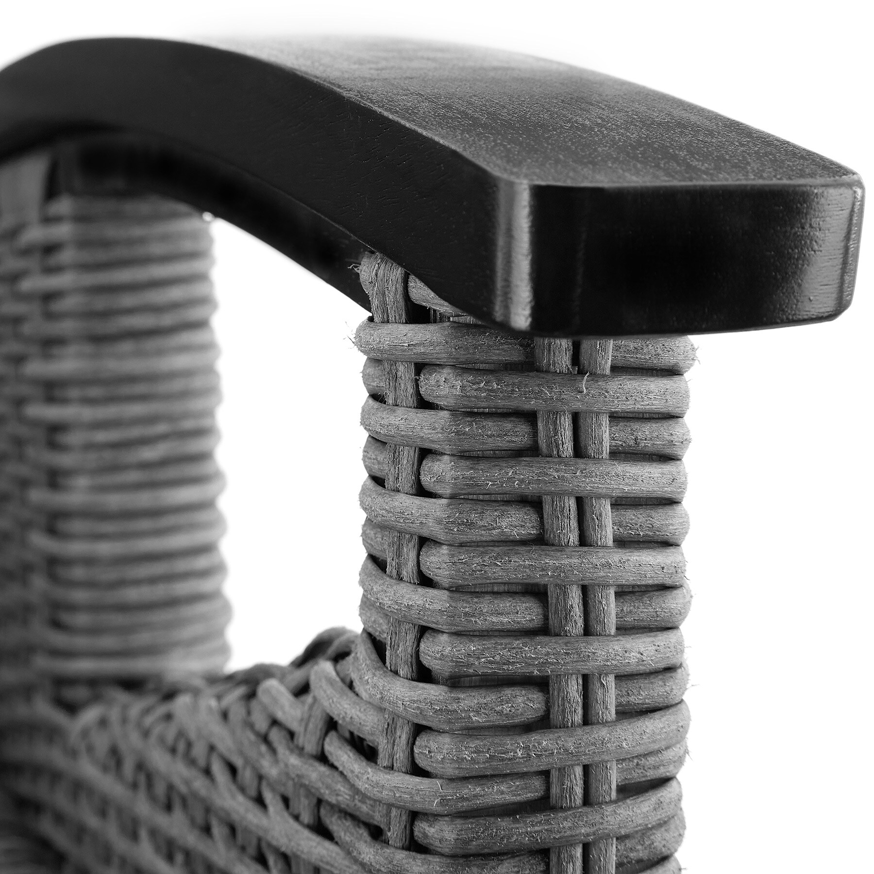 tectake® Rattan Tisch Tarent mit 4 Stühlen Rosarno, mit Holzgestellen, wetterfest und UV-beständig, Armlehnen und Füße aus Holz
