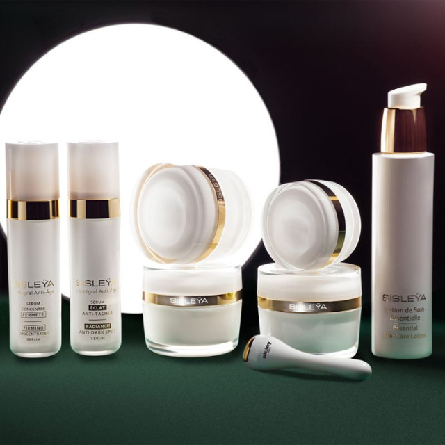 Sisleÿa Lotion de soin essentielle anti-âge SISLEY