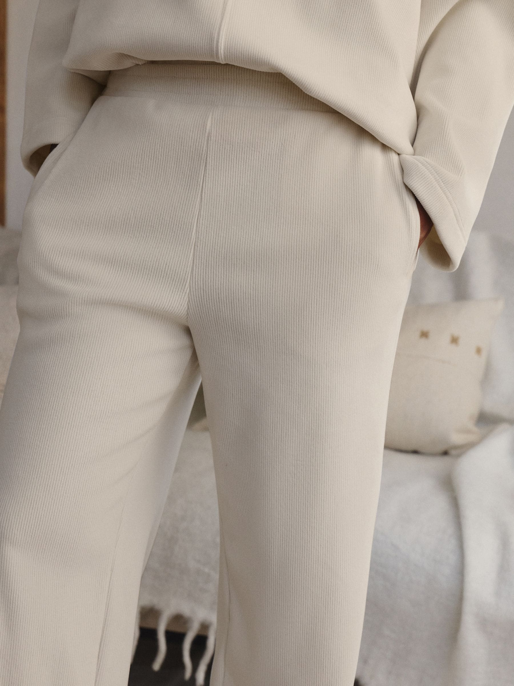 Crème - Comfortabele corduroy broek met wijde pijpen