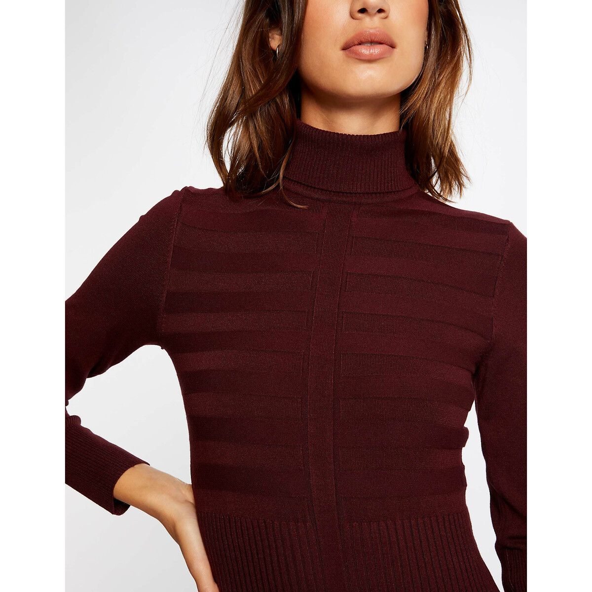 MORGAN<br>Vestido de malha fina com gola alta