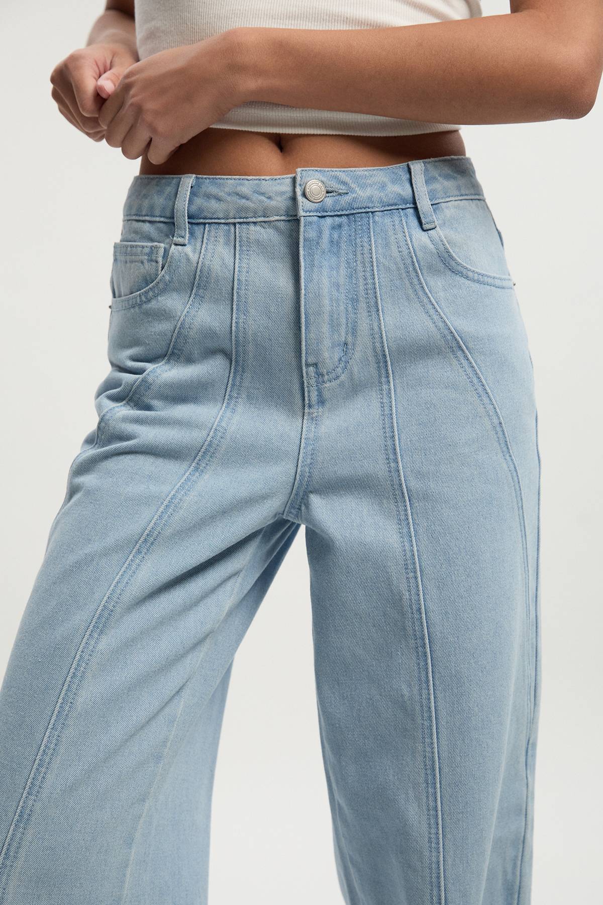boohoo Jean à jambe droite avec détail de couture
