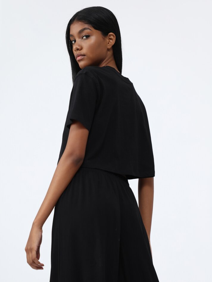 Conjunto com 2 camisetas básicas cropped - Preta