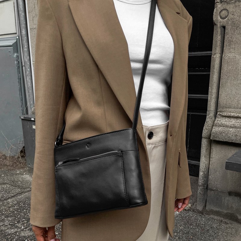 Aura<br>Crossbody Milos