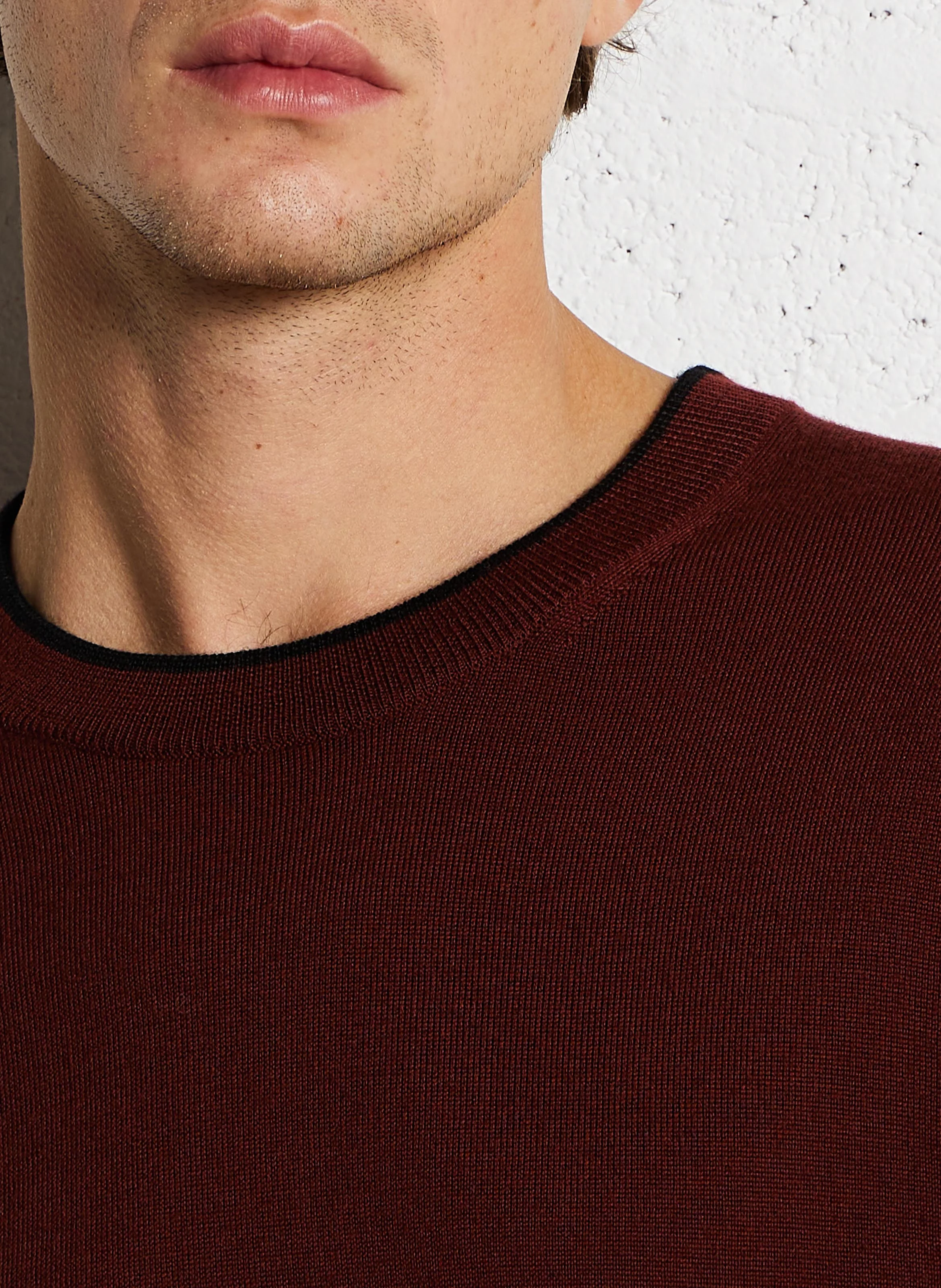 Pull regular col rond en laine| Rouge
