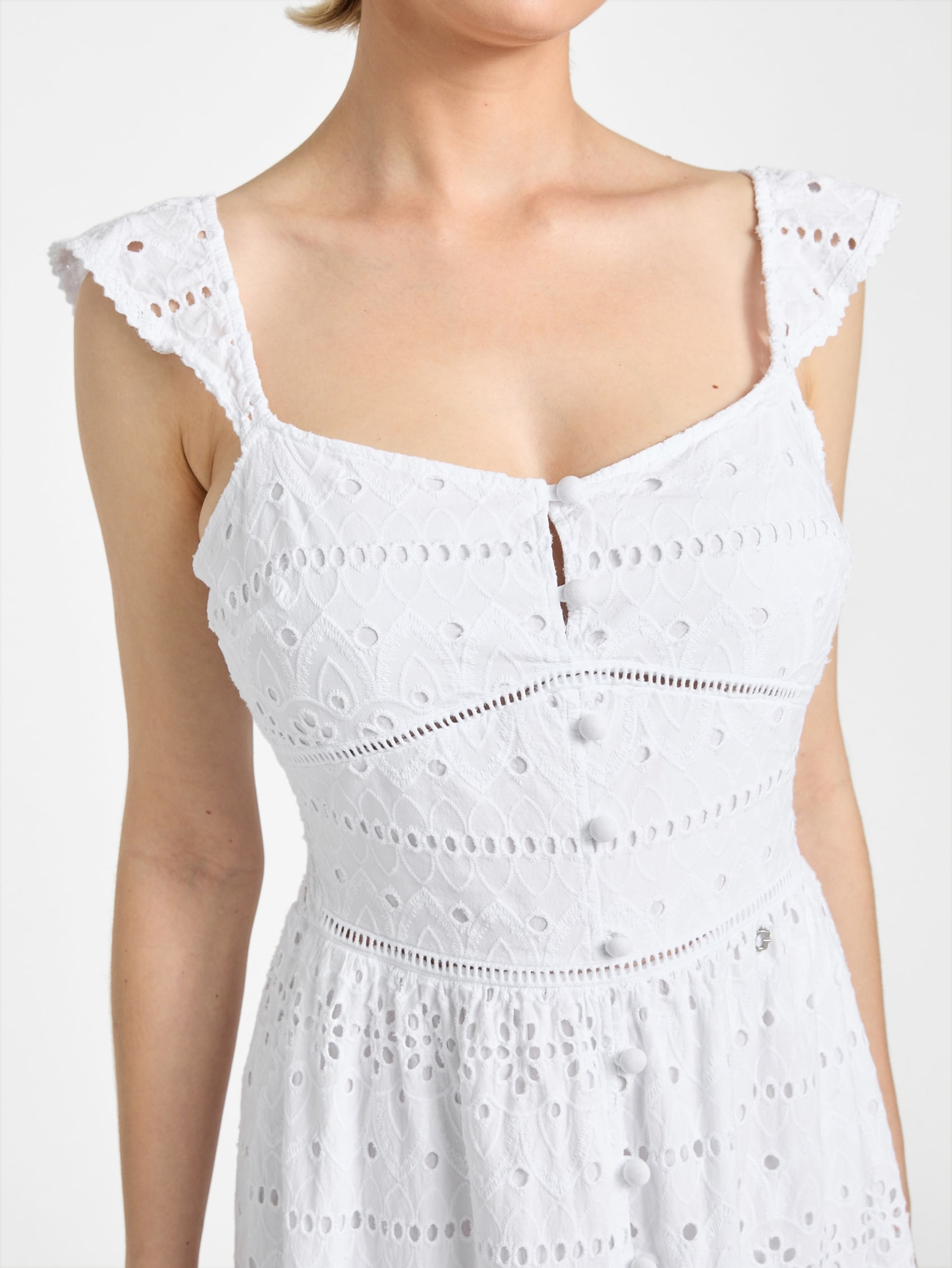 Vestido longo Elvire com detalhes em ilhós