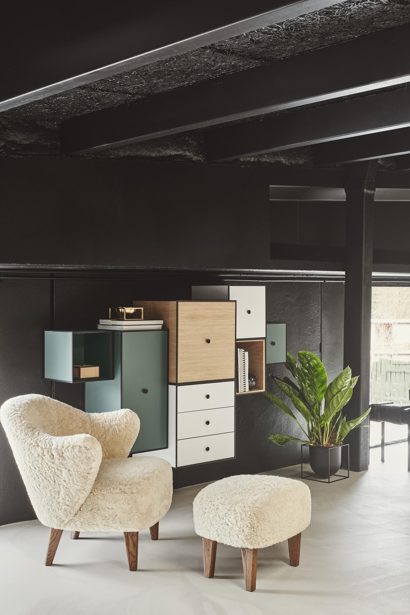 Audo Copenhagen Ingeborg voetenbank donker eiken Grand Mohair 8205