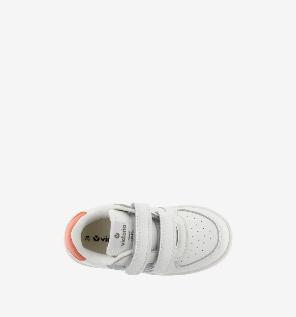 TIEMPO BASKETS CONTRASTANTES Baskets de sport pour enfant CELESTE