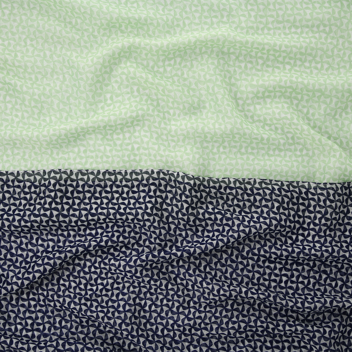 Gina Benotti 2 Damen Rundtücher mit Allover-Muster hellgrün / dunkelblau