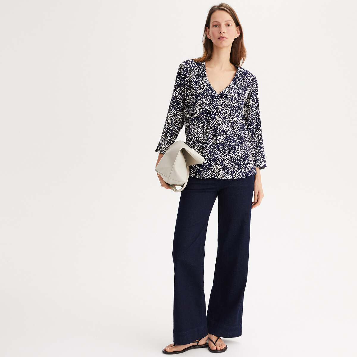 ANNE WEYBURN<br>Blusa estampada com decote em V e mangas 3/4