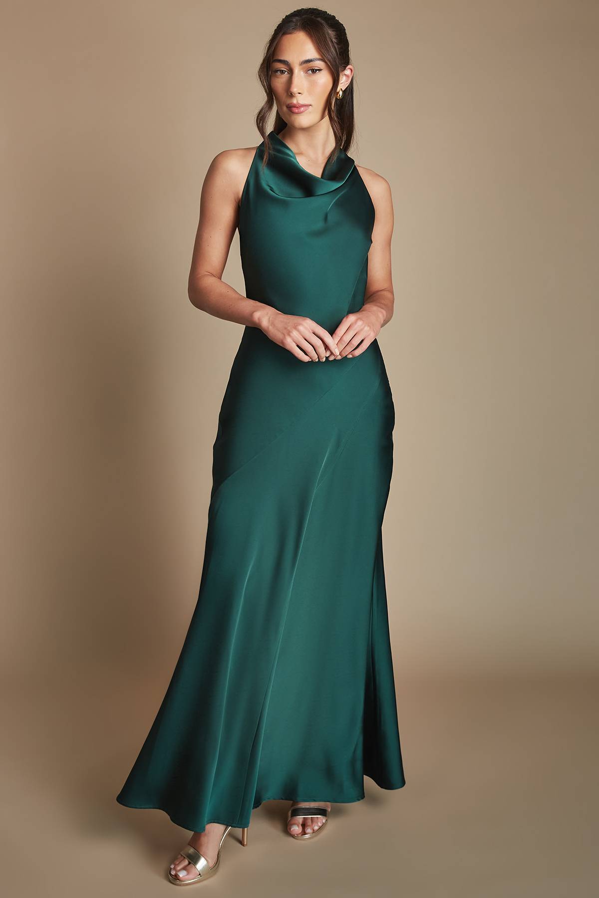 Oasis Robe De Demoiselle D'honneur Longue En Satin Émeraude À Col Bénitier Et Dos Nu
