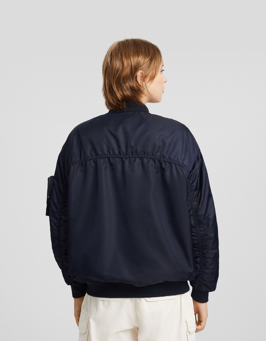 Jaqueta puffer estilo bomber em mistura de nylon