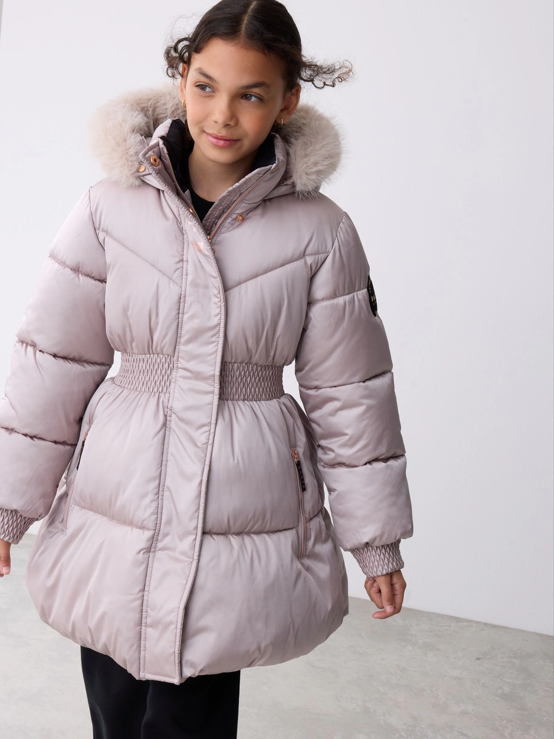 Oesterkleurig - Baker by Ted Baker - Regenbestendige gewatteerde zwarte jas met rok
